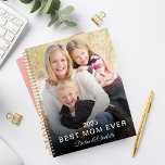 Agenda Mejor foto de mamá Personalizado nombre personaliz<br><div class="desc">Ayuda a mamá a empezar el año nuevo con este planificador fotográfico personalizado. Agrega tu propia foto y edita todo el texto para crear tu propio mensaje personalizado.</div>