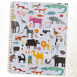 Agenda Menagerie animal<br><div class="desc">Todo tipo de animales divertidos y vida salvaje para los amantes de los animales en todas partes. Animales de safari,  granja,  aves,  mascotas y vida salvaje. Un monstruo parece haberse colado también. Arte original de Nic Squirrell.</div>