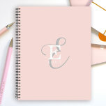 Agenda Moderna y elegante tipografía monográfica Rubor Pi<br><div class="desc">Una elegante representación de su nombre y monograma acentúa este planificador personalizado con serios clásicos y una tipografía de escritura más ornamentada en una simetría equilibrada. Los tres elementos se mezclan maravillosamente para crear su propio logotipo de marca personal. Se muestra aquí con un fondo rosa suave y de color...</div>