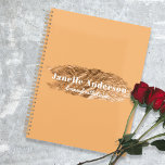 Agenda Moderno Naranja simple Relieve metalizado dorado F<br><div class="desc">Diseño moderno y sencillo de planificación personalizada con una imitación de pinceles de Relieve metalizado dorado sobre fondo naranja. El texto y el color de fondo son totalmente personalizables.</div>