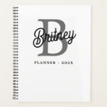 Agenda Moderno y elegante nombre de monograma guión gris<br><div class="desc">El moderno y elegante Monograma Denominado Black Gray Script Planner es una manera sofisticada y elegante de organizar su programación y tareas. Con un diseño elegante en negro y gris con un monograma personalizado y un nombre con un elegante tipo de letra de guión, este planificador añade un toque de...</div>