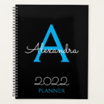 Agenda Monograma azul negro elegante 2022<br><div class="desc">2022 Nombre de monograma azul y negro y Planificador de bloc de notas en espiral inicial. Esto hace que el dulce perfecto cumpleaños 16,  boda,  ducha de novia,  aniversario,  ducha de bebé o fiesta de soltera sea regalo para alguien que ama el lujo glam y los estilos de moda.</div>