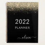 Agenda Monograma de esparkle glam Purpurina negro dorado<br><div class="desc">2022 Monograma de Purpurina de espuma dorada y negra y portátil de espiral inicial. Esto hace que el dulce perfecto cumpleaños 16,  boda,  ducha de novia,  aniversario,  ducha de bebé o fiesta de soltera sea regalo para alguien que ama el lujo glam y los estilos de moda.</div>