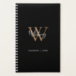 Agenda Monograma de moderna escritura de oro negro de 202<br><div class="desc">Elegante planificador moderno de guiones en blanco y negro y dorado. Personalice el nombre y el monograma inicial para crear su propio diseño único. Diseñado por Thisisnotme©</div>