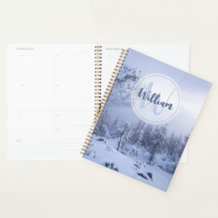 Agenda Monograma de niebla del bosque de abeto de inviern