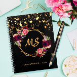 Agenda Monograma floral geométrico burgundy de oro negro<br><div class="desc">Un fondo negro de moda. Decorada con un marco geométrico de oro falso y flores de color burdeos, rosa y rosa dorado. Estrellas de oro falsas goteando. Personalice y agregue sus letras de monograma, iniciales y un texto, título. Perfecto para la escuela, el trabajo o la organización de su vida...</div>