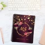 Agenda Monograma geométrico de oro burdeos floral 2022<br><div class="desc">Un oscuro fondo burdeos de aspecto metálico con falsas estrellas doradas. Decorada con un marco geométrico de oro falso y flores de color burdeos,  rosa y rosa dorado.  Personalice y agregue sus letras de monograma,  iniciales. Perfecto para la escuela,  el trabajo o la organización de su vida personal/familiar.</div>