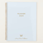 Agenda Monograma moderno con guión dorado azul turbio y c<br><div class="desc">Moderno Ligero Dusty Blue Gold Script Monograma Planner. Un moderno y elegante diseño de monograma con tipografía de escritura minimalista escrita a mano en oro y tipografía de bloques en sans serif sobre un elegante fondo azul pastel claro y pálido. El monograma y el nombre se pueden personalizar fácilmente.</div>