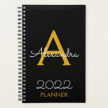 Agenda Monograma negro dorado 2022 Elegante<br><div class="desc">2022 Gold Black Monogram Name y First Spiral Notebook Planner. Esto hace que el dulce perfecto cumpleaños 16,  boda,  ducha de novia,  aniversario,  ducha de bebé o fiesta de soltera sea regalo para alguien que ama el lujo glam y los estilos de moda.</div>