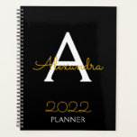 Agenda Monograma negro dorado 2022 Elegante<br><div class="desc">2022 Gold Black Monogram Name y First Spiral Notebook Planner. Esto hace que el dulce perfecto cumpleaños 16,  boda,  ducha de novia,  aniversario,  ducha de bebé o fiesta de soltera sea regalo para alguien que ama el lujo glam y los estilos de moda.</div>