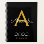 Agenda Monograma negro dorado 2022 Elegante<br><div class="desc">2022 Gold Black Monogram Name y First Spiral Notebook Planner. Esto hace que el dulce perfecto cumpleaños 16,  boda,  ducha de novia,  aniversario,  ducha de bebé o fiesta de soltera sea regalo para alguien que ama el lujo glam y los estilos de moda.</div>