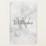 Agenda Monograma personalizado y apariencia de mármol de<br><div class="desc">El Monograma y Regalo de nombres personalizados incluye un nombre personalizado en el estilo de fuente de escritura gris y un monograma en el estilo de fuente serif gris claro como fondo, sobre el fondo de mármol blanco. Perfecto como regalo para él, regalo del día del padre para cualquier ocasión...</div>