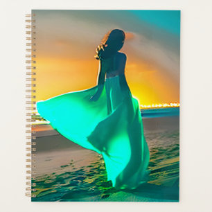 Agenda Mujeres de azul turquesa en una playa nocturna