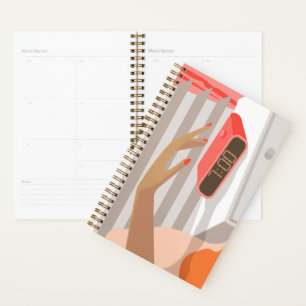 Agenda Mujeres presionando con la mano el botón de snooze