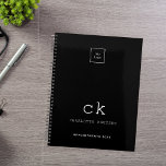 Agenda Negros blancos en monogramas negocios 2025<br><div class="desc">Fondo negro y texto blanco. Personalice y añada su logotipo,  iniciales de monograma,  nombre y año de título (cualquier año). Tu logo en la parte delantera y en la parte trasera. Espacio para la dirección de su sitio web en la parte posterior.</div>