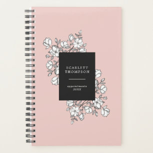 Agenda Nombramiento rosa de las flores blancas dibujadas