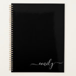 Agenda Nombre de monograma de escritura moderna en blanco<br><div class="desc">Nombre de monograma de script simple en blanco y negro. Esto hace que el dulce perfecto cumpleaños 16,  boda,  ducha de novia,  aniversario,  ducha de bebé o fiesta de soltera sea regalo para alguien que ama el lujo glam y los estilos de moda.</div>
