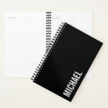 Agenda Nombre Minimalista personalizado negro moderno<br><div class="desc">Diseño Minimalista moderno con nombre personalizado en blanco moderno negrita sans serif estilo de fuente sobre fondo negro.</div>