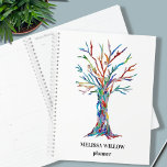 Agenda Nombre personalizado<br><div class="desc">Este planificador decorativo presenta la impresión de un árbol de la vida de color arcoiris. Personalizable fácil. Utilice la Herramienta de diseño para cambiar el tamaño, estilo o color del texto. Porque creamos nuestra obra de arte no encontrarás esta imagen exacta de otros diseñadores. Diseño original de mosaico © Michele...</div>