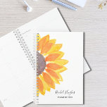 Agenda Nombre personalizado Girasol 2023<br><div class="desc">Este Planner sencillo y elegante está decorado con un girasol acuático amarillo. Fácilmente personalizable con tu nombre, y año. Utilice la opción Personalizar adicional para cambiar el tamaño, estilo y color del texto. Porque creamos nuestra obra de arte no encontrarás esta imagen exacta de otros diseñadores. Acuarela original © Michele...</div>