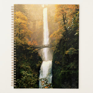 Agenda Otoño en las cataratas de Multnomah, OR