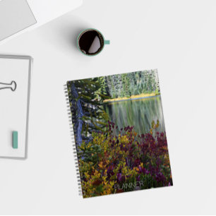 Agenda Paisaje de colores otoñales vibrantes en un lago t