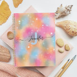 Agenda Pastel Colorful Girly Trendy Moda moderna Fancy<br><div class="desc">Diseño moderno y personalizado, con un fondo de color pastel y su nombre escrito en un guión moderno y elegante. El texto es totalmente personalizable. Para cambiarlo, utilice la opción Personalizar. Para obtener más cambios, como cambios en el tipo de letra, color de fuente o diseño de texto, utilice la...</div>