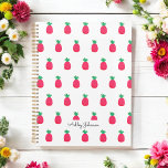 Agenda Patrón de piña blanca rosa<br><div class="desc">Planner blanco rosado con patrón de piña rosada. Más productos con este diseño están en la colección de abajo.</div>