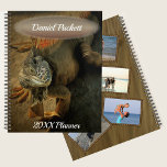 Agenda Pedro el Collage de fotos de Iguana 0768<br><div class="desc">Pintando la colección "Pedro la Iguana 0768" ¡Es hora de organizarse! Planifique sus días con estilo con la ayuda de un planificador de personalizables con su collage de fotos de recuerdos especiales. Personalice en la página del producto o haga clic en el botón "Personalizar" para obtener más opciones de diseño....</div>