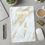 Agenda Personalizado de nombres personalizados de mármol<br><div class="desc">Elevar su organización con este planificador personalizado de nombre personalizado de mármol azul y dorado. Perfecto para mujeres que aprecian diseños lujosos y modernos, este planificador combina la elegancia del mármol con la funcionalidad práctica. La decoración de mármol dorado y azul moda aporta un toque de sofisticación a la planificación...</div>