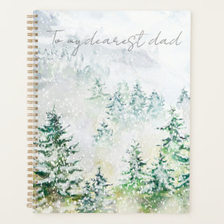 Agenda pinar nevado después de la puesta de sol pintado a