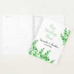 Agenda Planes de Boda de energía de color de agua<br><div class="desc">Este planificador es perfecto para que la pareja feliz lleve el rastro de planes y citas de bodas. Presenta una hermosa acuarela de follaje verde y ofrece texto personalizado para los nombres de la novia y el novio y su fecha boda.</div>