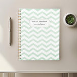 Agenda Planner de patrón geométrico verde moderno de la C<br><div class="desc">bloc de planner diseñado por personalizados con un diseño de zag/chevron verde pastel con un nombre personalizado.</div>