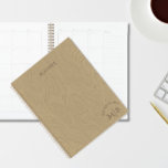 Agenda Planner de portada dura personalizado en blanco<br><div class="desc">Actualice su juego de organización con nuestro Planner de cubierta dura personalizada en blanco, diseñado para aquellos que aprecian el estilo y la practicidad. Este planificador presenta un patrón de textura de madera en la cubierta y tiene características de personalización. Este planificador es ideal para profesionales, estudiantes y todo aquel...</div>