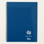 Agenda Planner monogramado azul moderno minimalista<br><div class="desc">Planificador sencillo y moderno, personalizado con su monograma - sin fecha y listo para empezar a usar en cualquier momento del año (es decir, año nuevo, año fiscal, año académico, nueva empresa o proyecto, etc). El diseño es azul con tipografía de color gris plateado y la plantilla está lista para...</div>