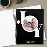 Agenda Planner negro fotográfico Personalizado 2023<br><div class="desc">Este moderno y elegante Planner 2023 presenta la palabra JOY en tipografía en negrita blanca sobre un fondo negro. Personalizable fácil con tu foto,  año y nombre.</div>