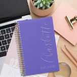 Agenda Planner púrpura de Moda simple y moderna personali<br><div class="desc">Este elegante y moderno planner de moda morada es perfecto para organizar su horario. ¡personalizar con tu nombre por un toque personal!</div>