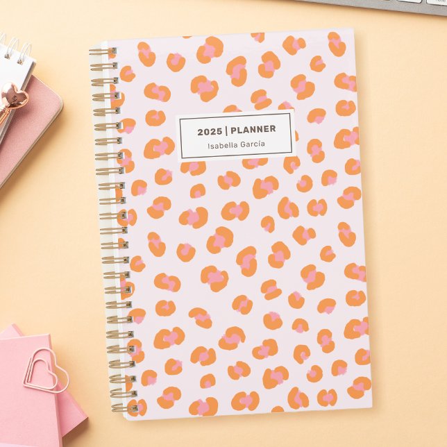 Agenda Planner semanal de Naranja rosa de leopardo modern (Personalize this beautiful leopard print weekly monthly planner in orange and pink colors.)