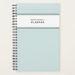 Agenda Planner sencillo mínimo de color azul pálido negro<br><div class="desc">Sencillo y mínimo en su estética, este suave planificador personalizado azul cielo se siente limpio y organizado con sus gráficos reducidos en blanco y negro fresco. El texto personalizado le permite controlar la etiqueta, agregar un año, un nombre, una asignatura escolar e incluso la información de contacto si se pierde...</div>