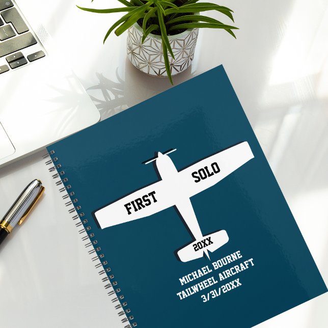 Agenda Primer avión simple solo, foto personalizada (Subido por el creador)