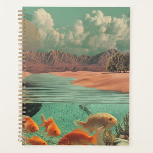 Agenda Puerta Surrealista en el Desierto con Submarino