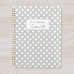 Agenda Puntos modernos de polka sabia<br><div class="desc">Portátil planificador diseñado por personalizados con puntos de polka blancos de color verde sabio con nombre personalizado.</div>