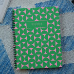 Agenda Resumen del patrón geométrico de color rosa verde<br><div class="desc">El moderno planificador de patrones de forma geométrica y verde del bosque de mediados de siglo es ideal para los amantes del diseño de bloques de colores vivos. Añada un toque de planificación de diseño contemporáneo a su planificación diaria,  semanal y mensual.</div>