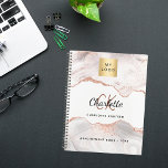 Agenda Rosa de oro agate monograma negocios 2025<br><div class="desc">Esta agenda es para el profesional que le gusta mantener su agenda organizada, pero también quiere un hermoso espacio para mantener toda su información importante. Este planificador le ofrece un espacio para anotar fechas importantes y citas a lo largo de la semana. La cubierta tiene un fondo de mármol de...</div>