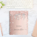 Agenda Rosa purpurina de oro monograma de plata rosa 2023<br><div class="desc">Un falso fondo de aspecto metálico de oro rosa con elegantes goteos de oro rosa y purpurinas de plata falsa, pinturas de aspecto goteo. Plantilla de un año. Personalice y agregue un nombre. El nombre está escrito en oro rosa oscuro con un gran guión de estilo moderno con letras a...</div>