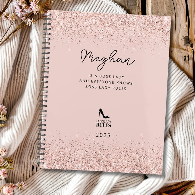 Agenda Rubor Purpurina Jefe Lady Reglas Personalizadas (Blush Glitter Boss Lady Rules Stiletto Logo Personalized Planner)