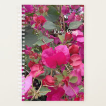 Seguir haciendo flores de papel rosado motivaciona
