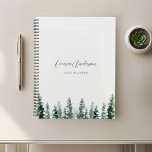Agenda Selva acuarela de pino en gris 2024<br><div class="desc">Planner de espiral diseñado por personalizados con diseño de pinos acuarelas con nombre personalizado y texto sobre fondo de color gris claro.</div>