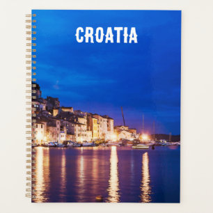 Agenda Sibenik, ciudad croata, en el planeador nocturno