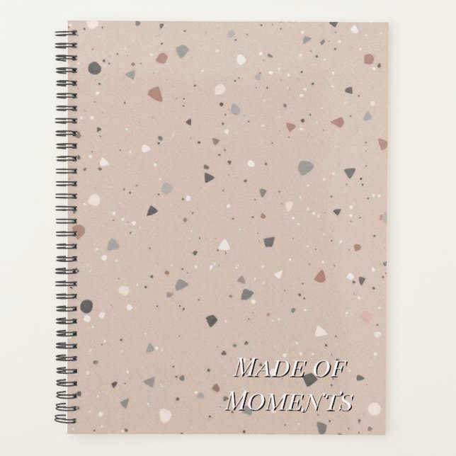 Agenda Textured Terrazzo Pattern | Mocha Mousse Elegance (Anverso)